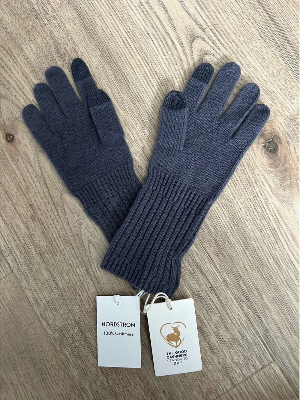 NORDSTROM 100% Cashmere Gray Agate Gloves One Size NWT
